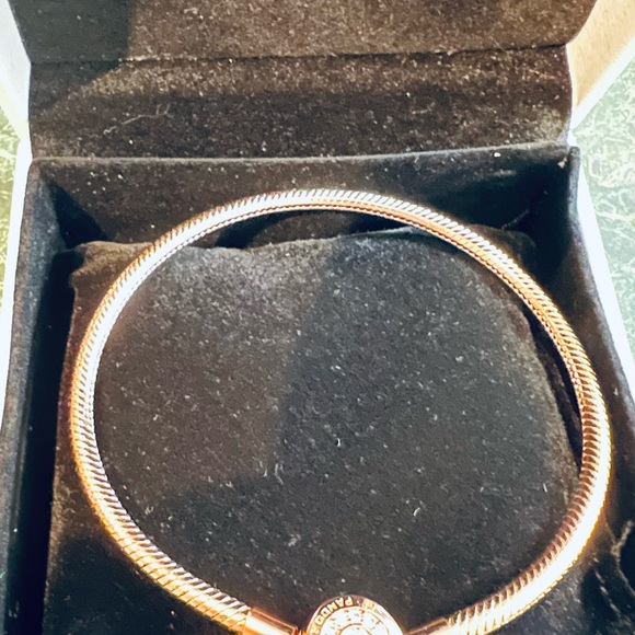 Pandora Moments Sparkling Crown O Snake Chain Bracelet - Picture 2 of 4